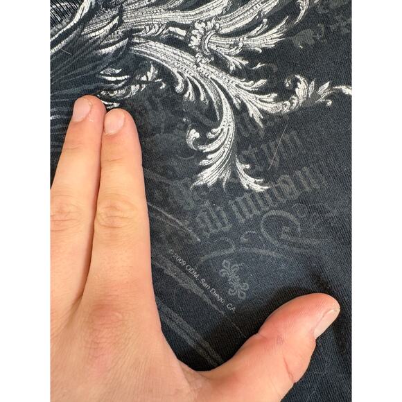 VINTAGE Y2K Shirt Mens XL Black Graphic Shield Cross Gothic Edgy Streetwear Tee - Picture 6 of 9